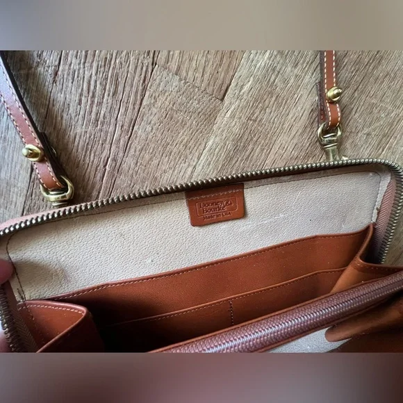 DOONEY & BOURKE CROSSBODY PURSE/WALLET - Picture 8 of 8